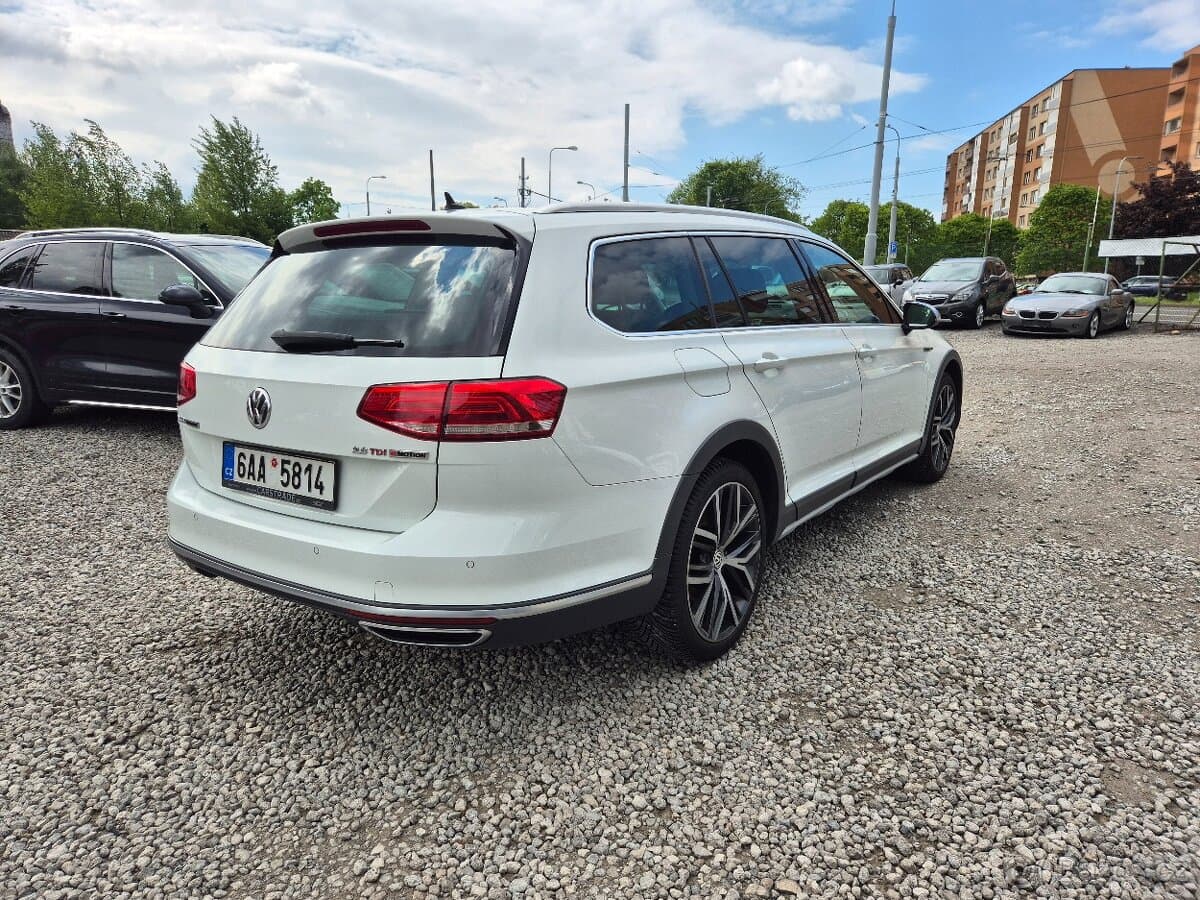 2017 Volkswagen PASSAT - 7