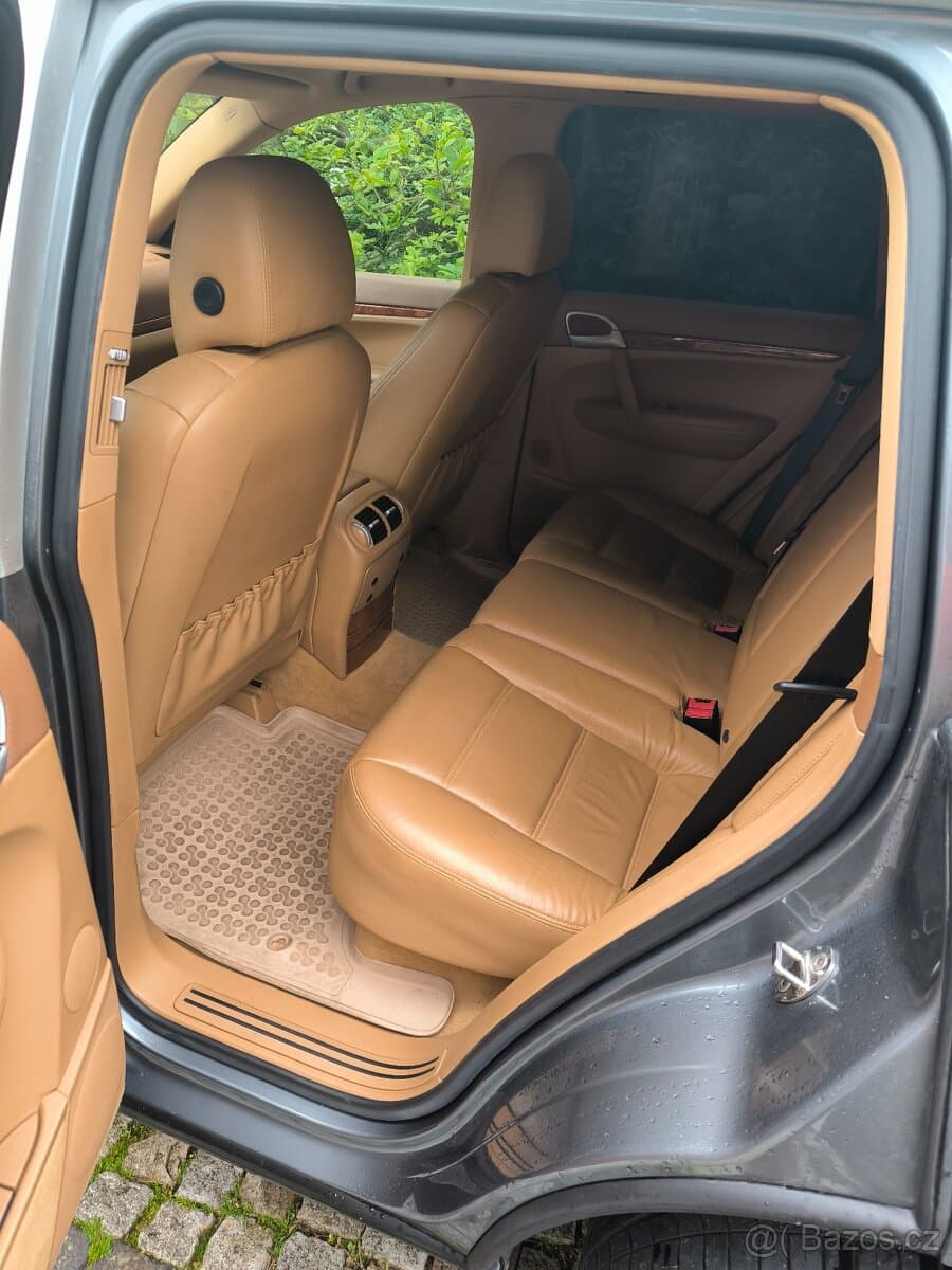 2004 Porsche CAYENNE - 7