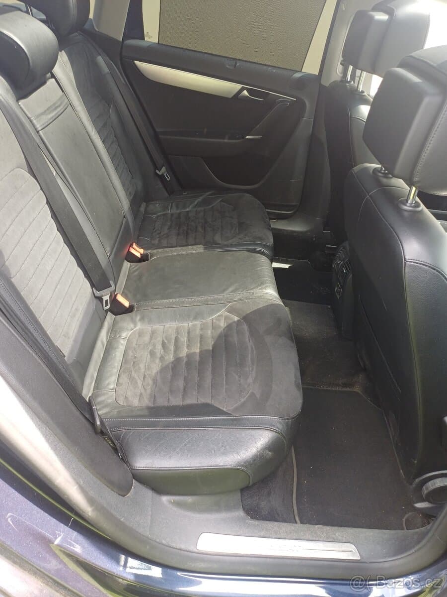 2011 Volkswagen PASSAT - 7