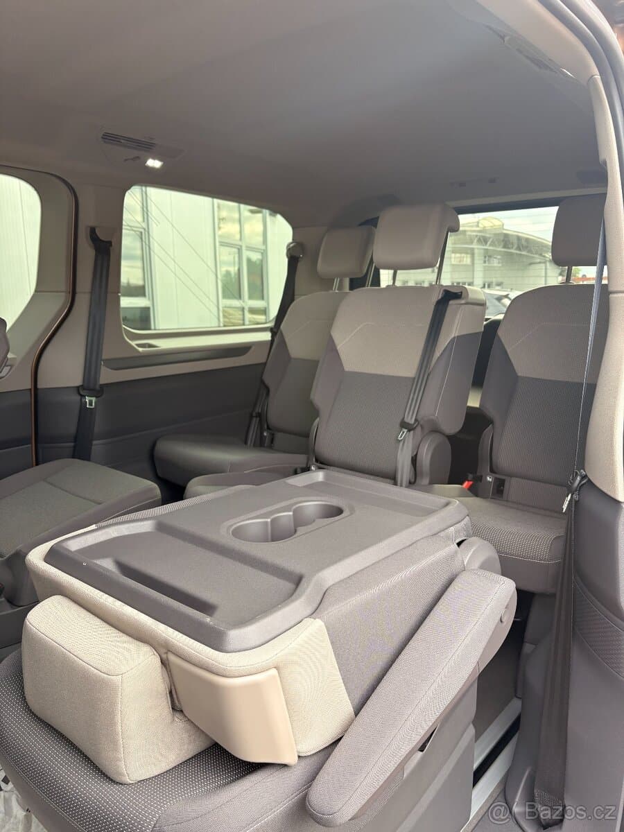 Volkswagen MULTIVAN - 7