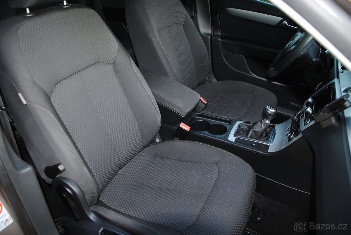 2011 Volkswagen PASSAT - 7