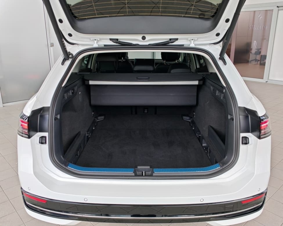 2025 Volkswagen PASSAT - 7