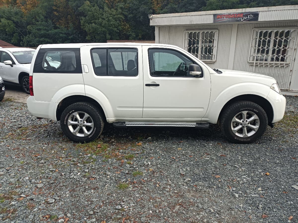 2011 Nissan PATHFINDER - 7