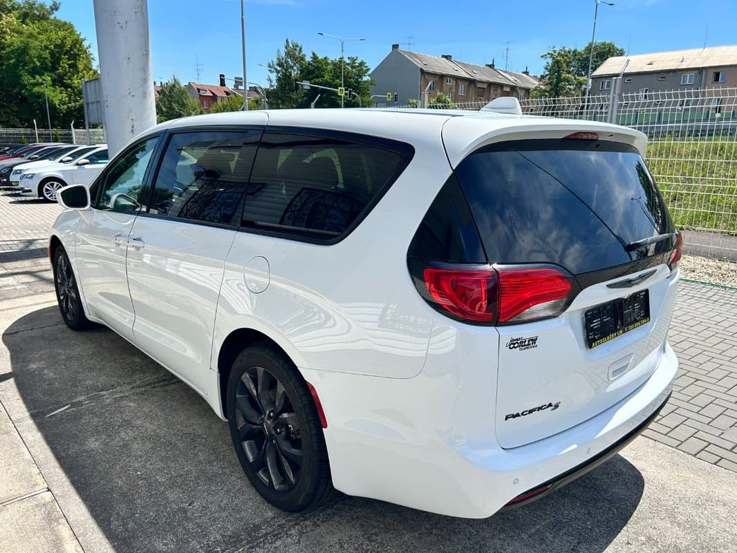 2019 Chrysler PACIFICA - 7