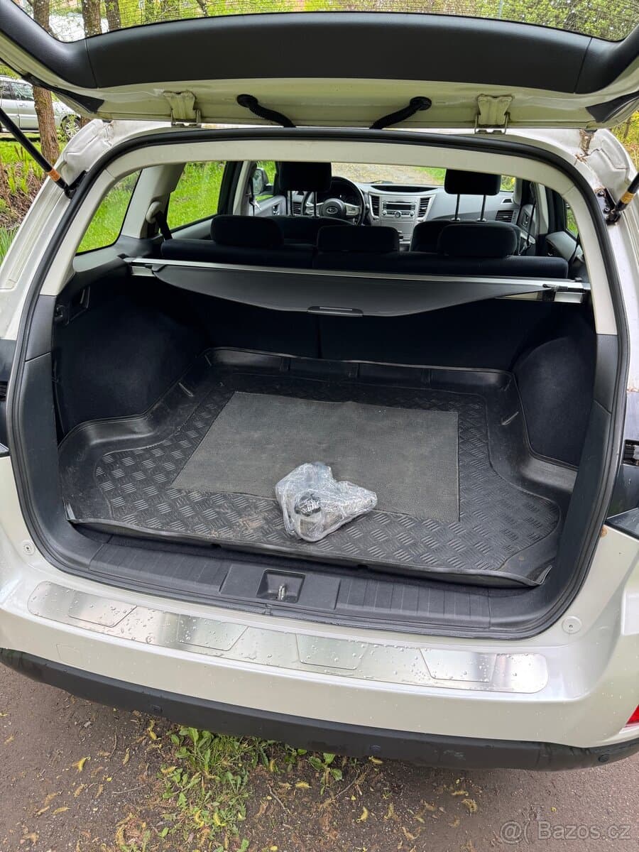 2011 Subaru OUTBACK - 7