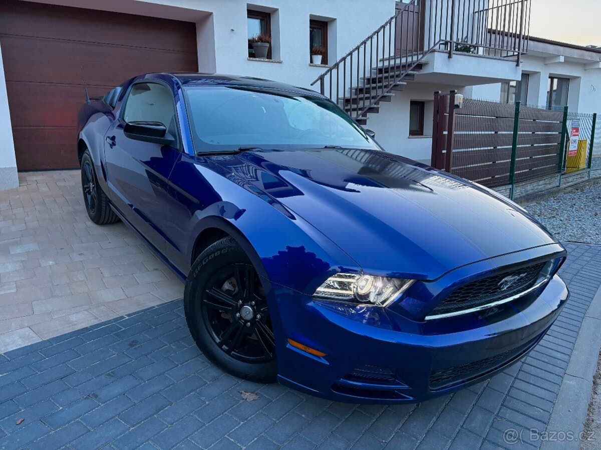 2013 Ford MUSTANG - 7
