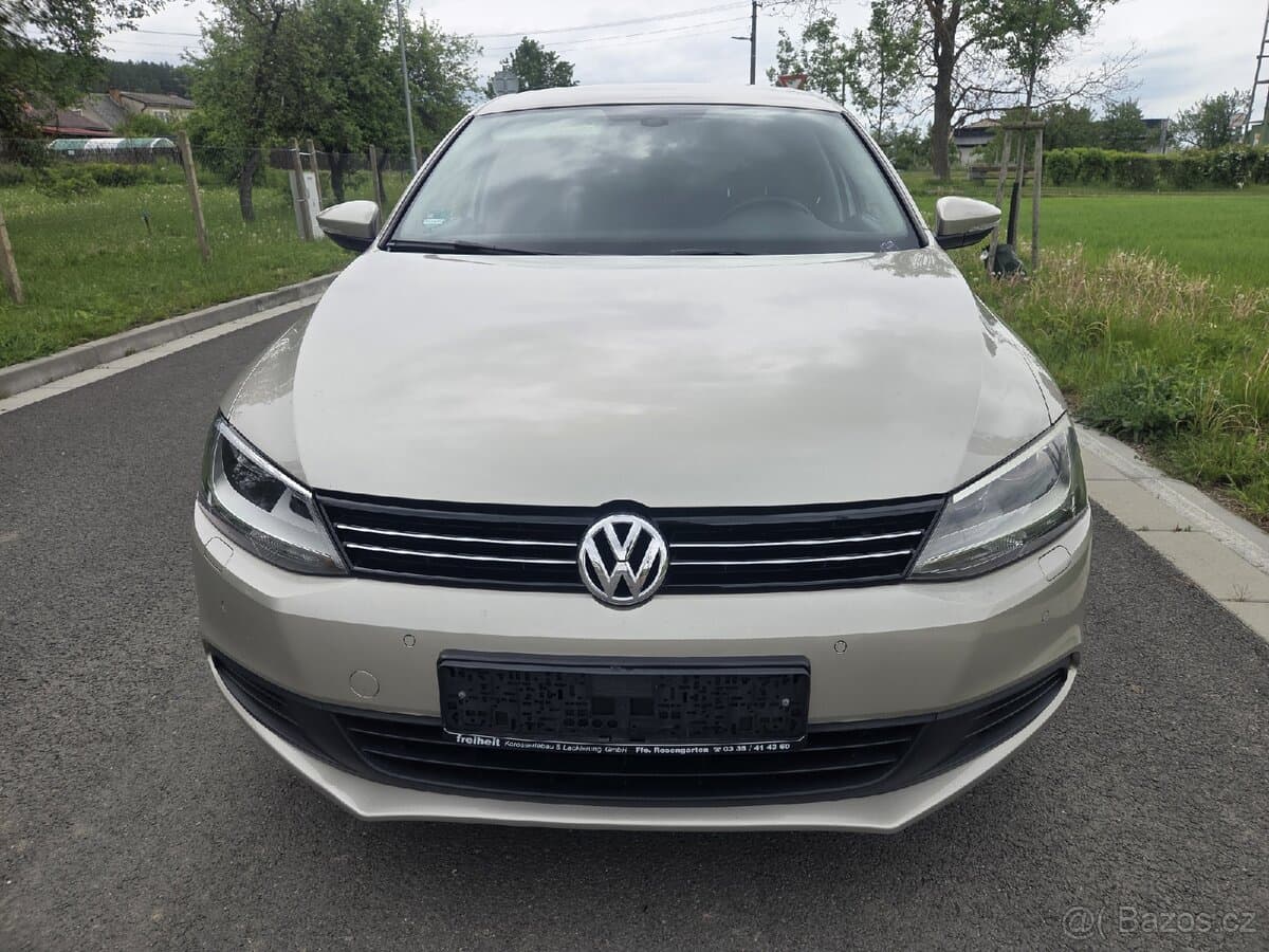 2012 Volkswagen JETTA - 7