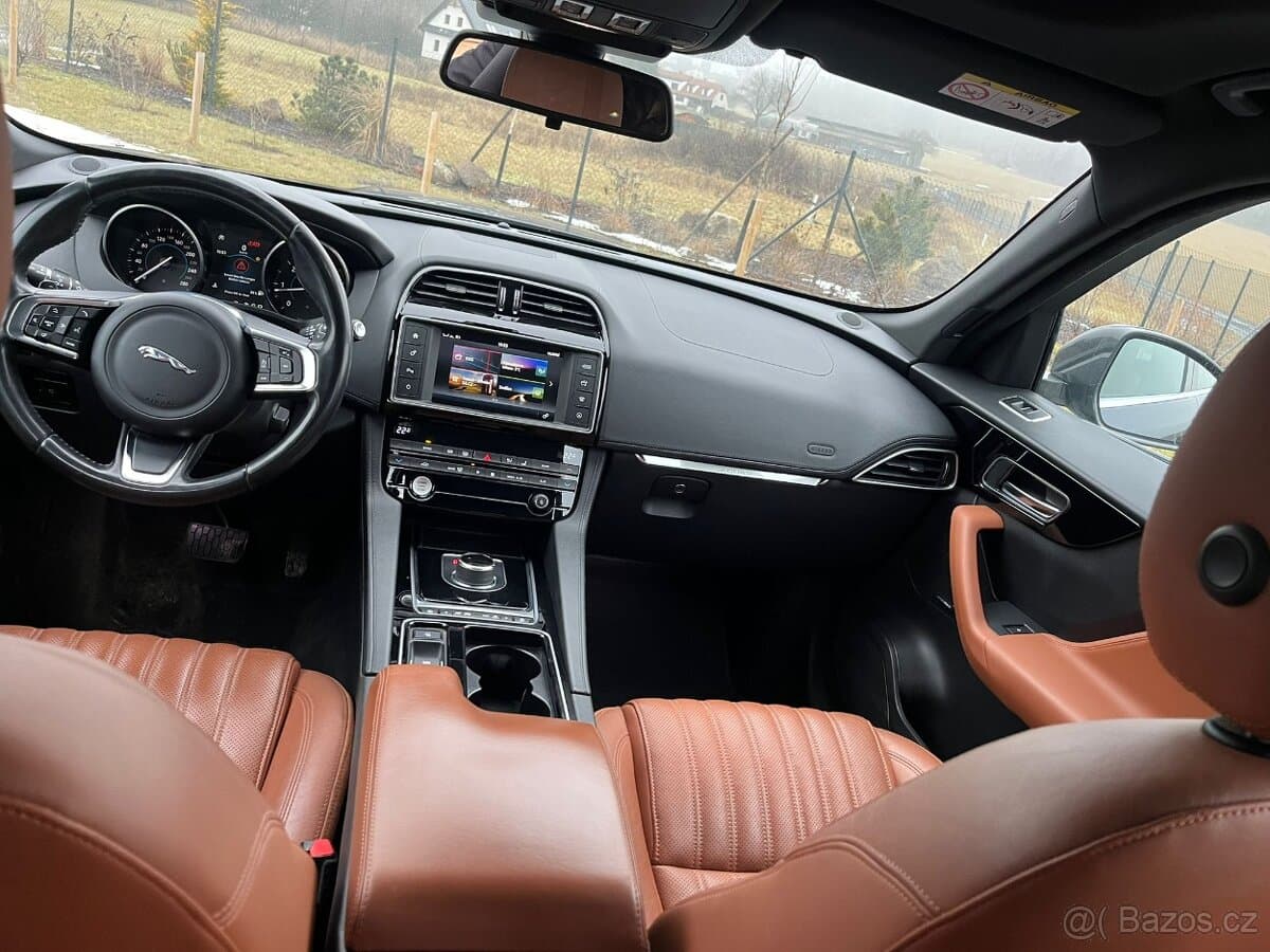 2017 Jaguar F-PACE - 7