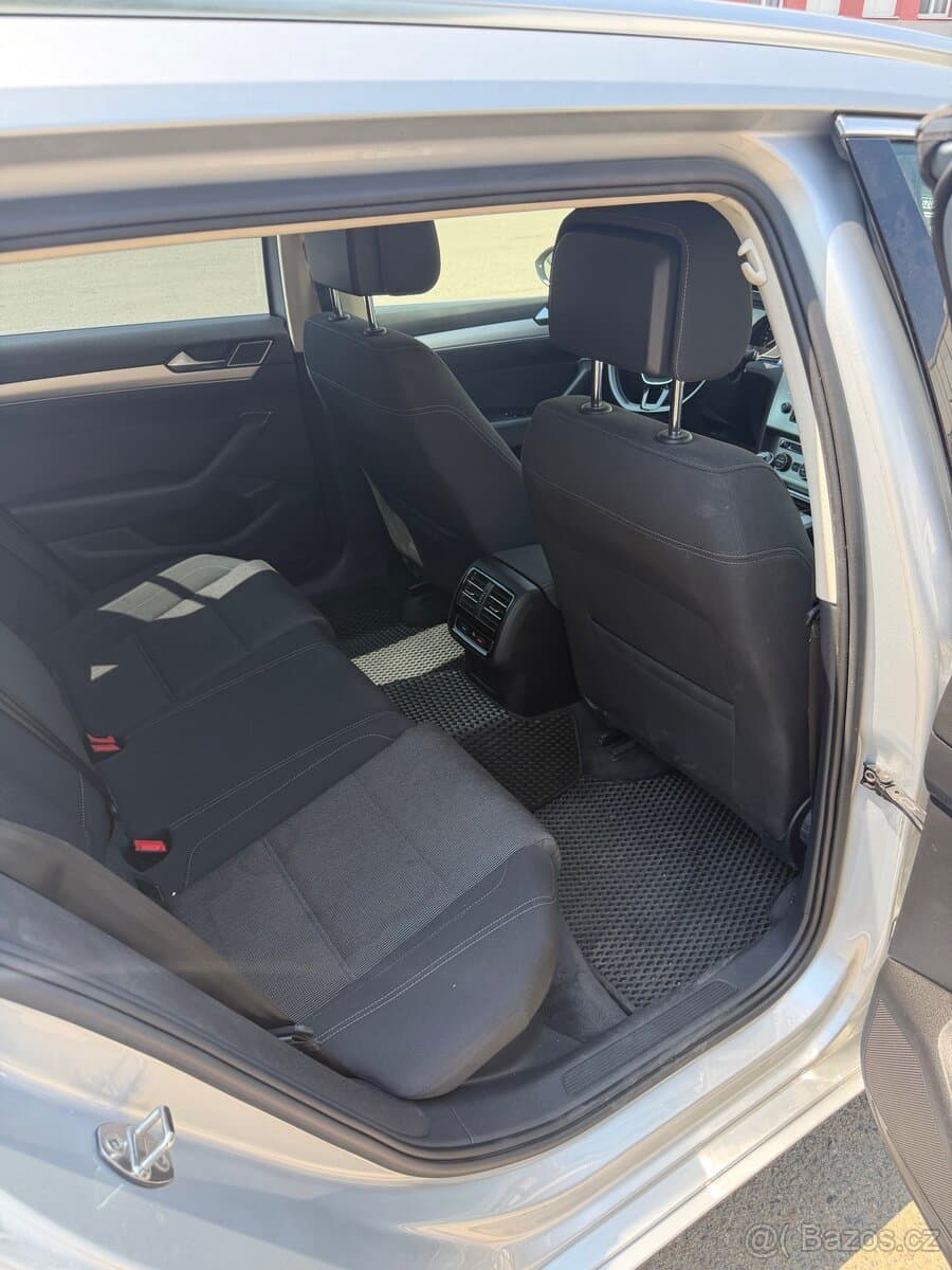 2015 Volkswagen PASSAT - 7
