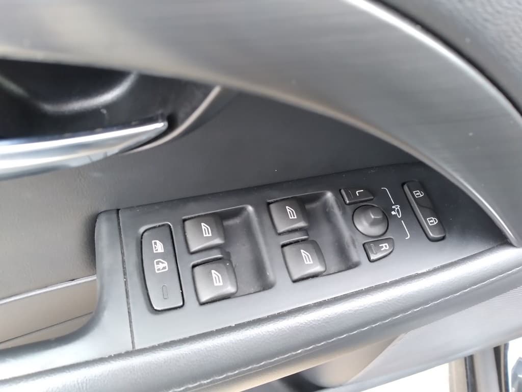 2016 Volvo V70 - 7