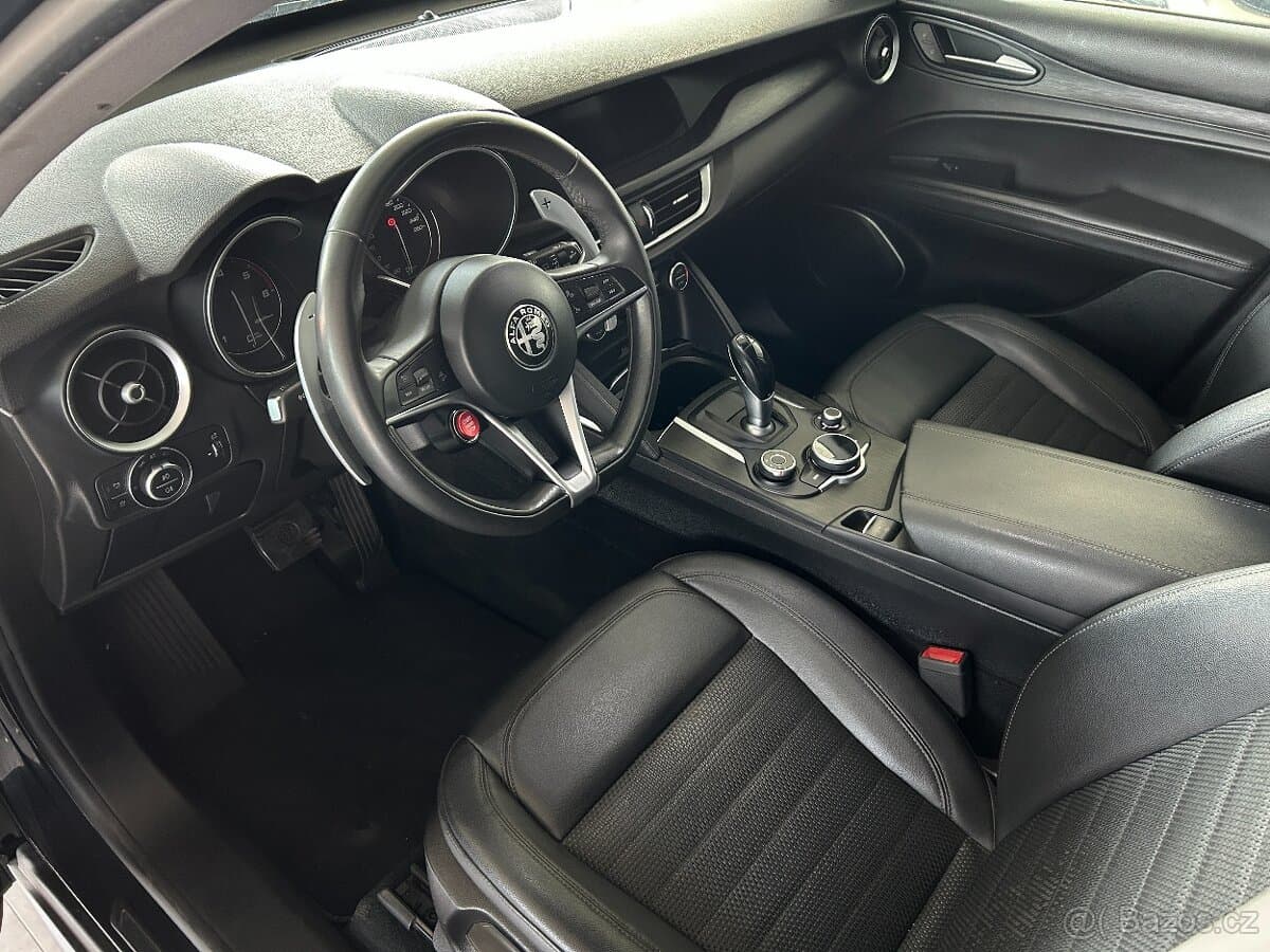 2018 Alfa Romeo STELVIO - 7