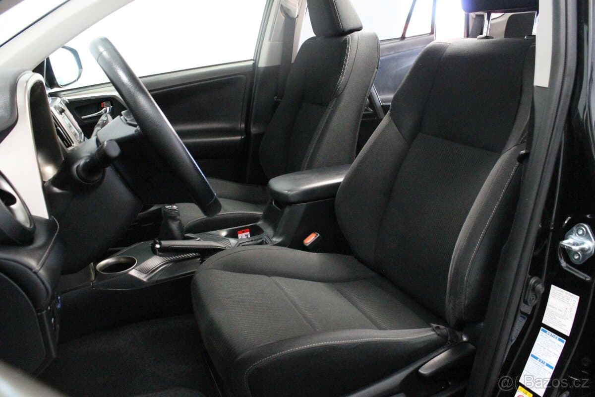 2015 Toyota RAV4 - 7