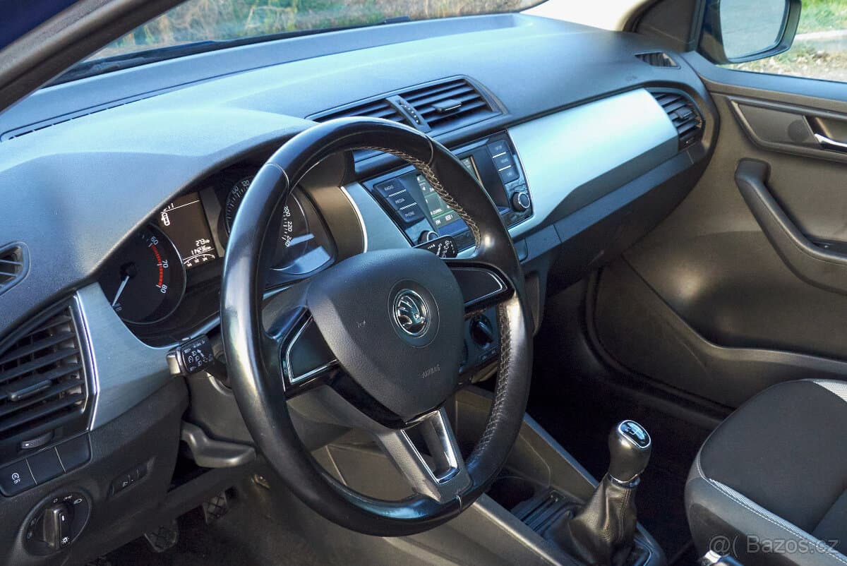 2015 Škoda FABIA - 7