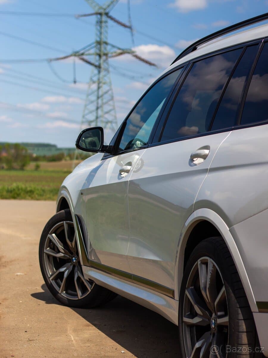 2020 BMW X7 - 7