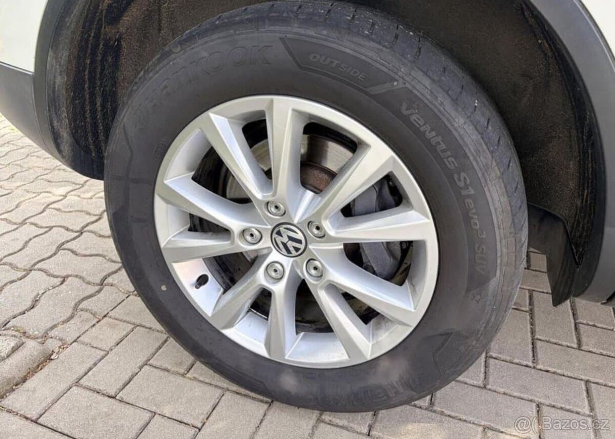 2011 Volkswagen TOUAREG - 7