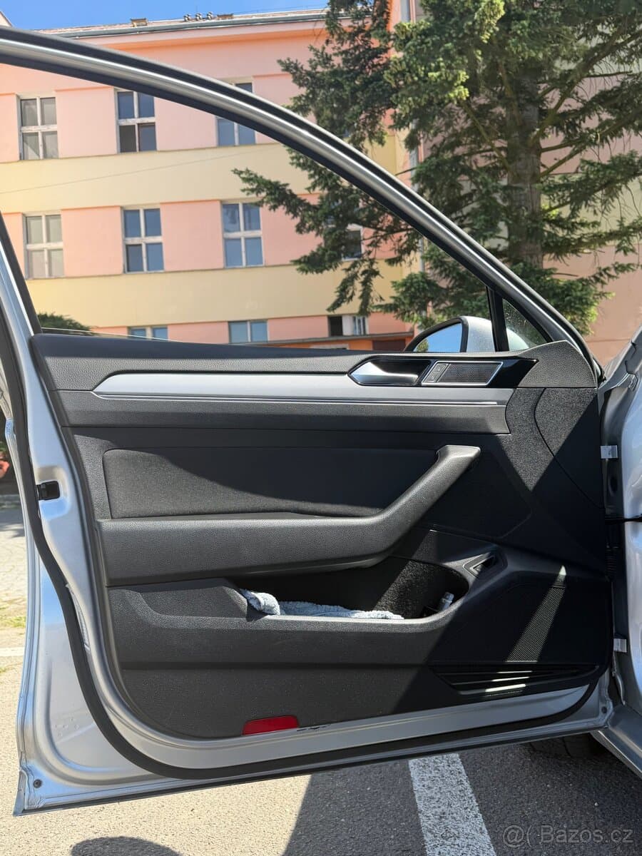2020 Volkswagen PASSAT - 7