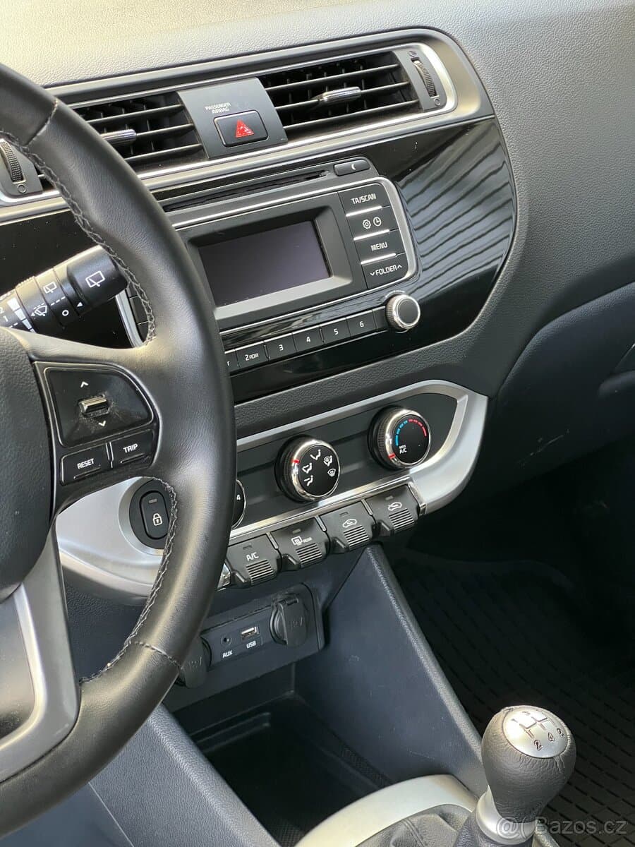 2015 Kia RIO - 7