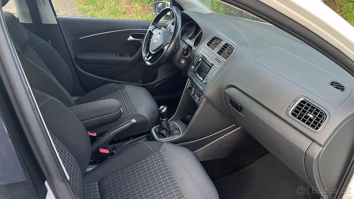 2015 Volkswagen POLO - 7