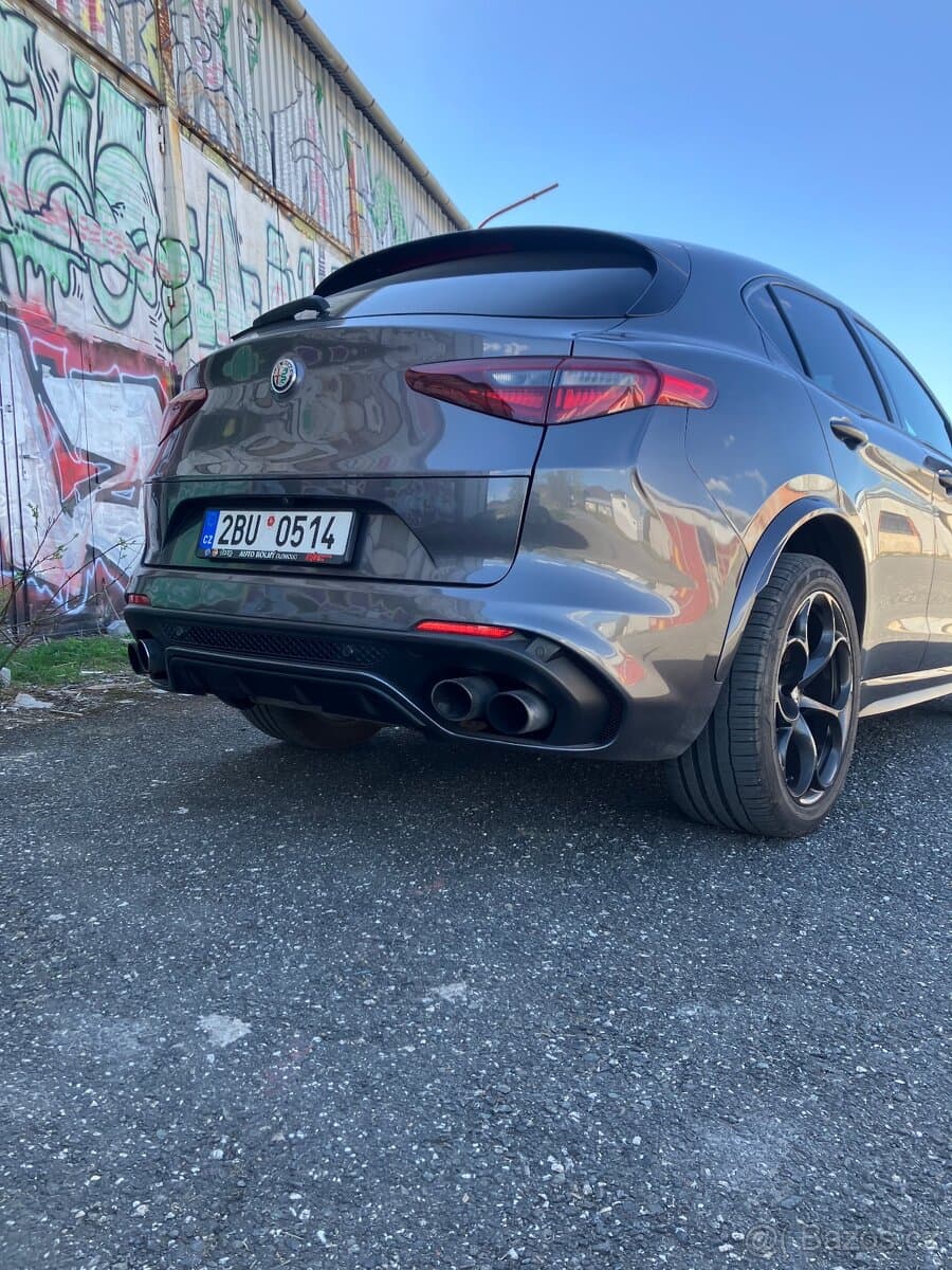 Alfa Romeo STELVIO - 7