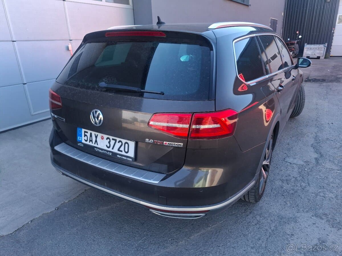 2016 Volkswagen PASSAT - 7