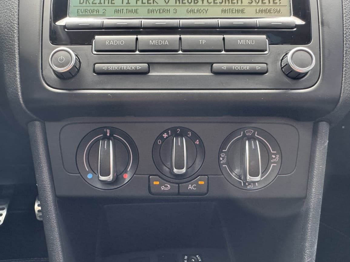 2011 Volkswagen POLO - 7