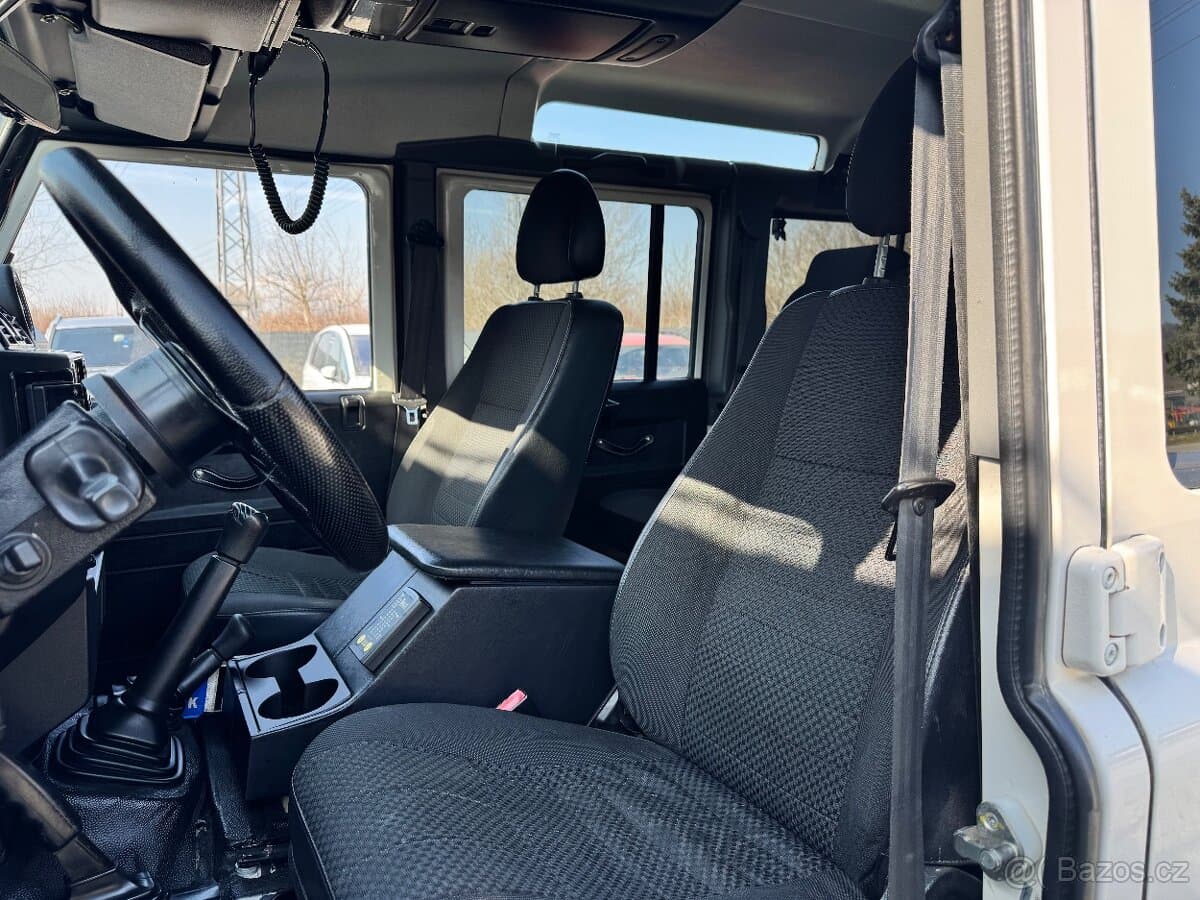 2010 Land Rover DEFENDER - 7