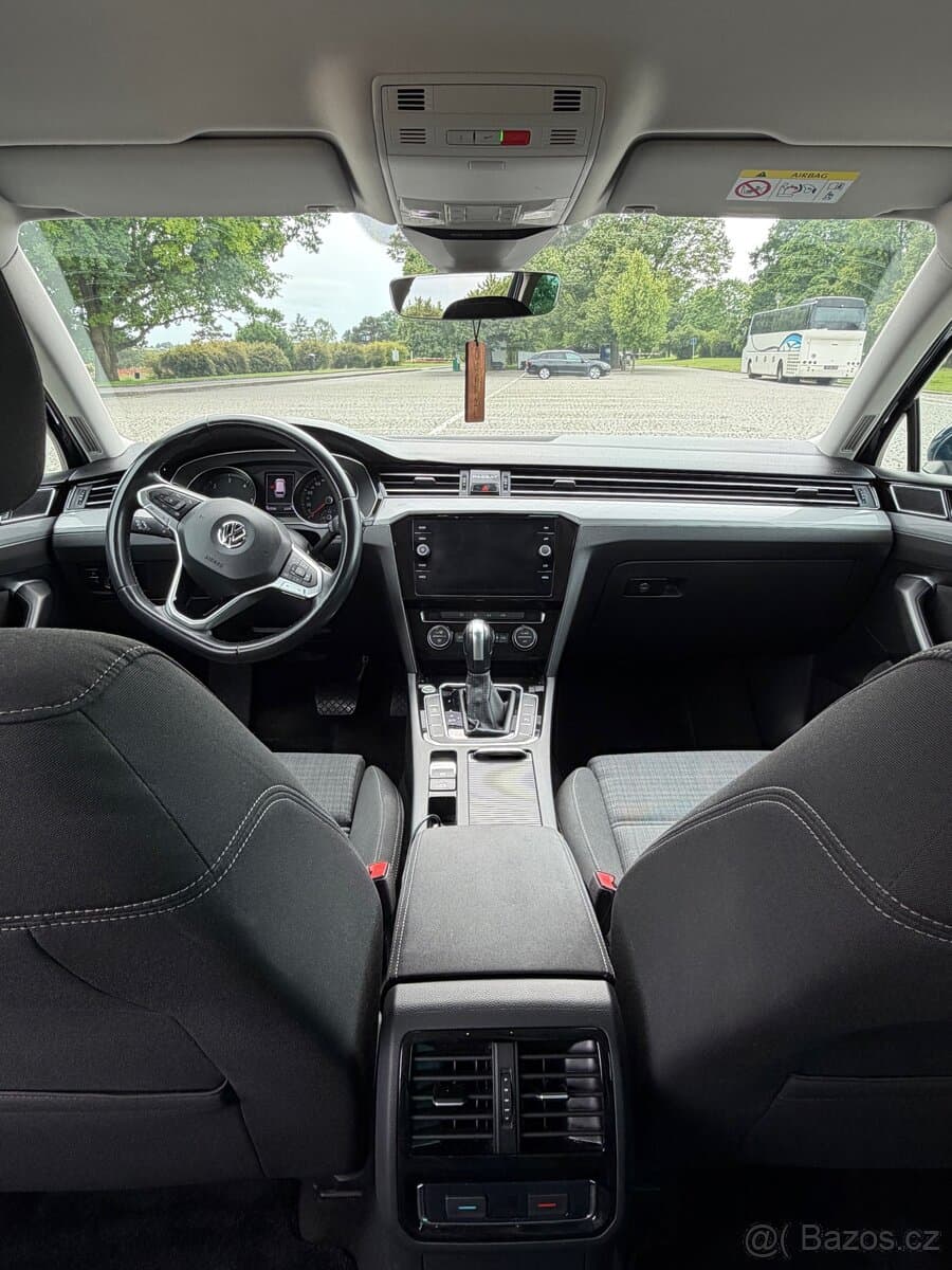 2019 Volkswagen PASSAT - 7