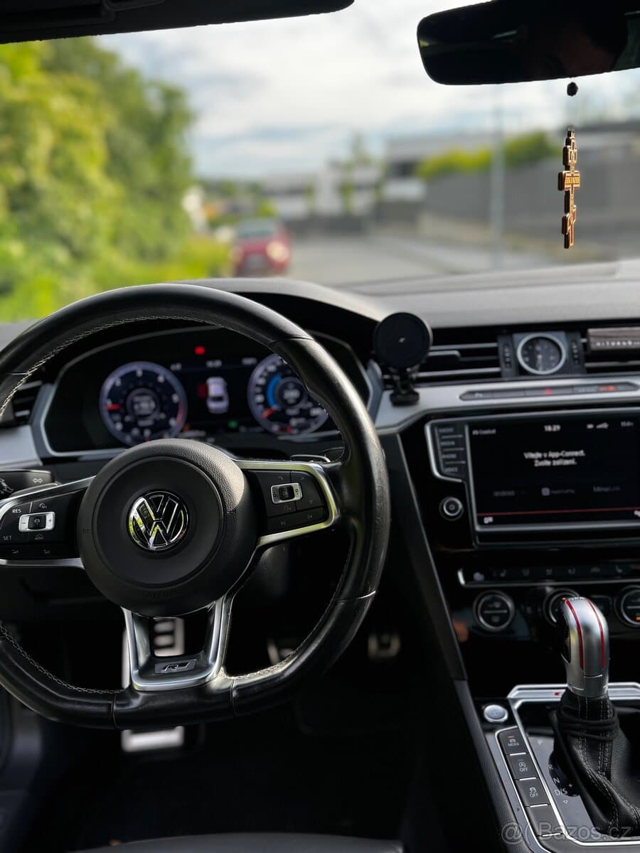 2016 Volkswagen PASSAT - 7