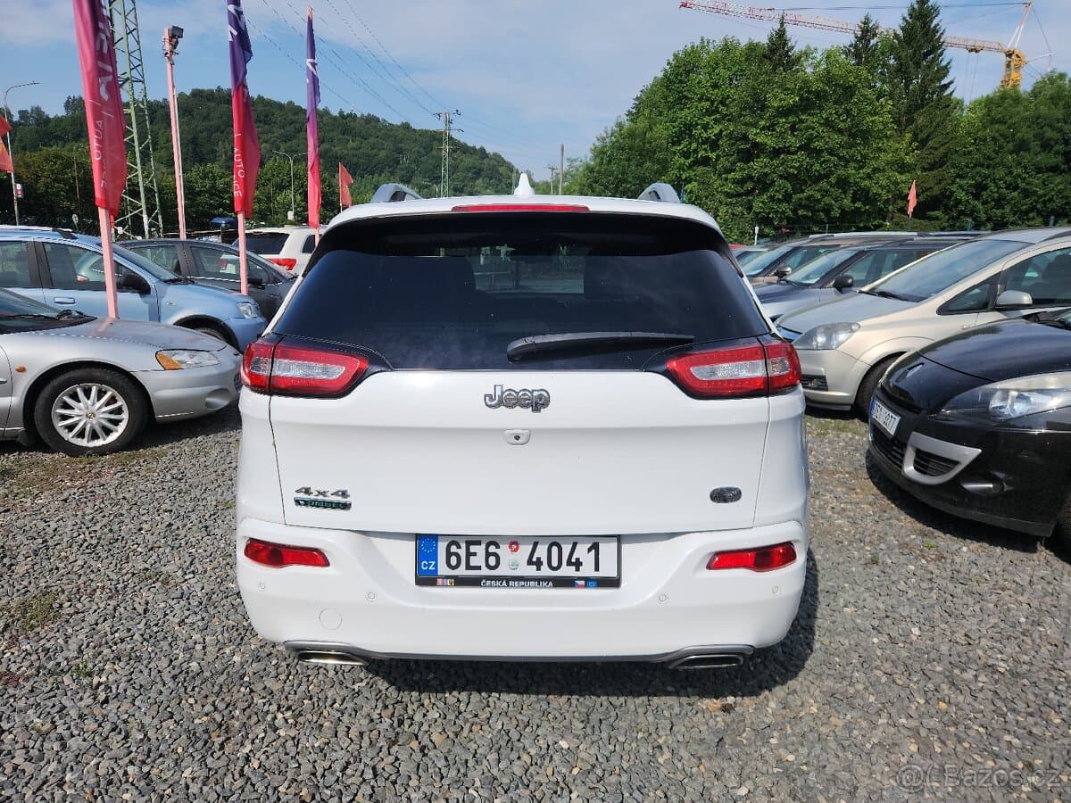 2017 Jeep CHEROKEE - 7
