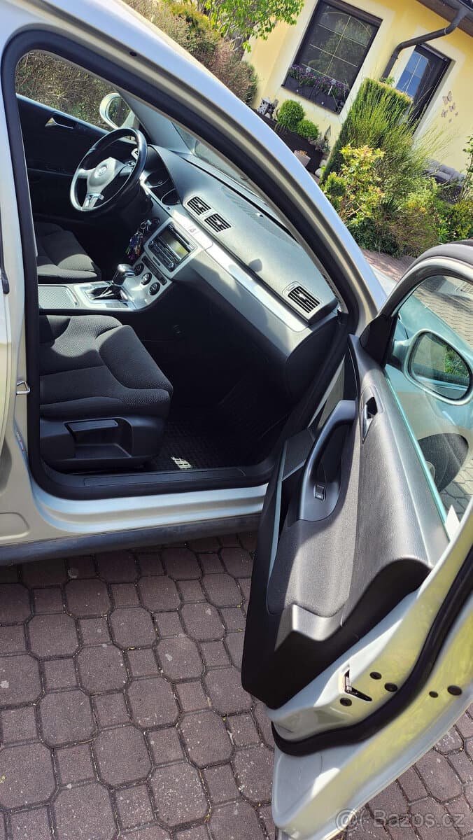 2009 Volkswagen PASSAT - 7