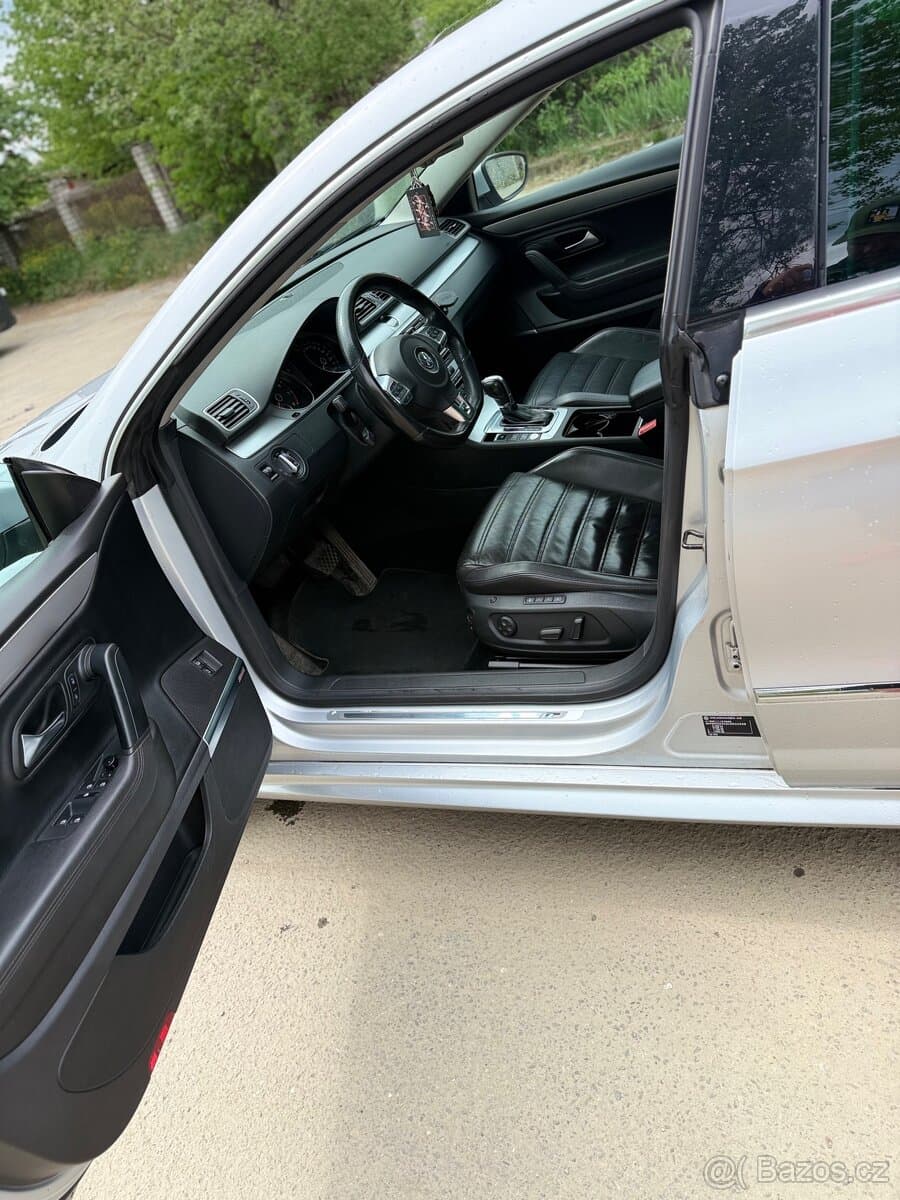 2011 Volkswagen PASSAT CC - 7