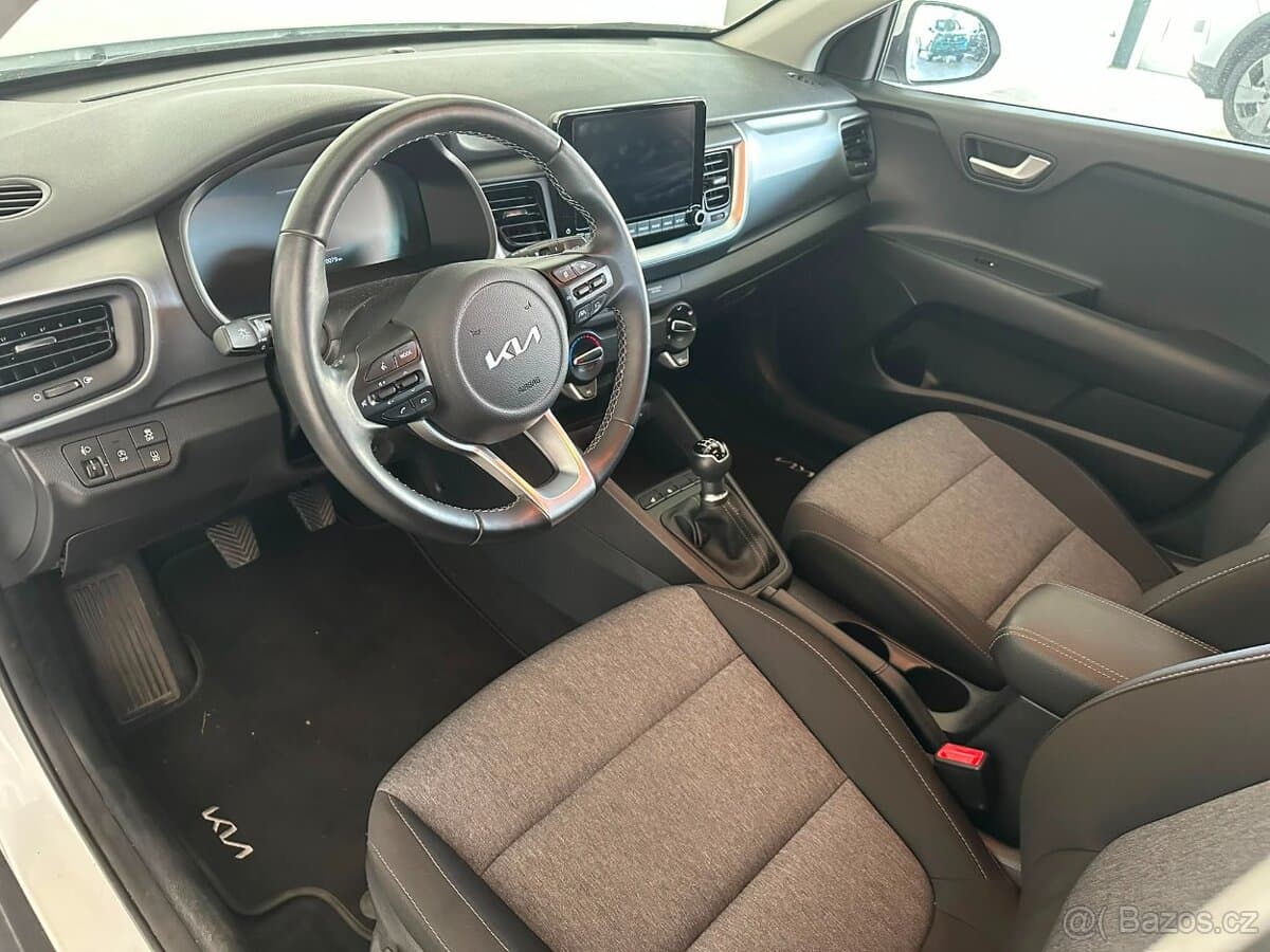 Kia STONIC - 7