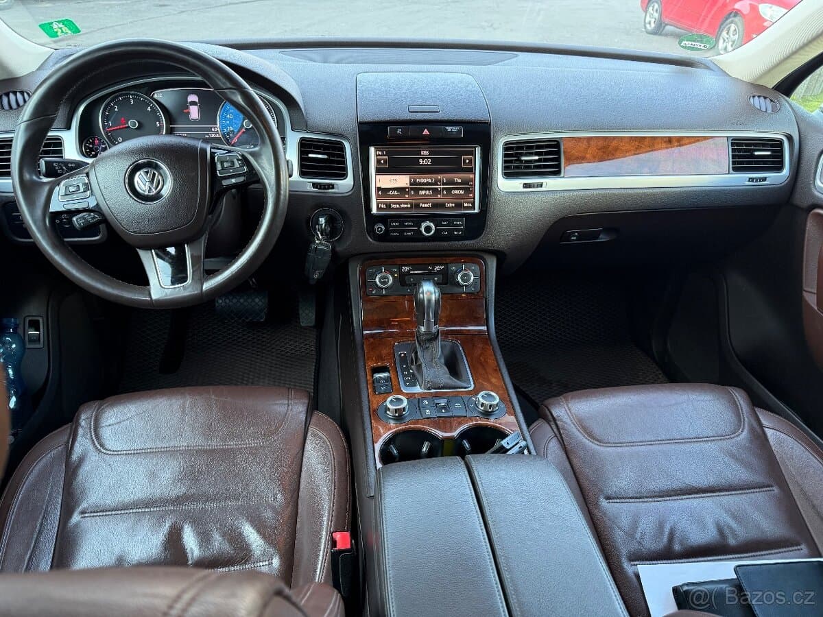 2012 Volkswagen TOUAREG - 7