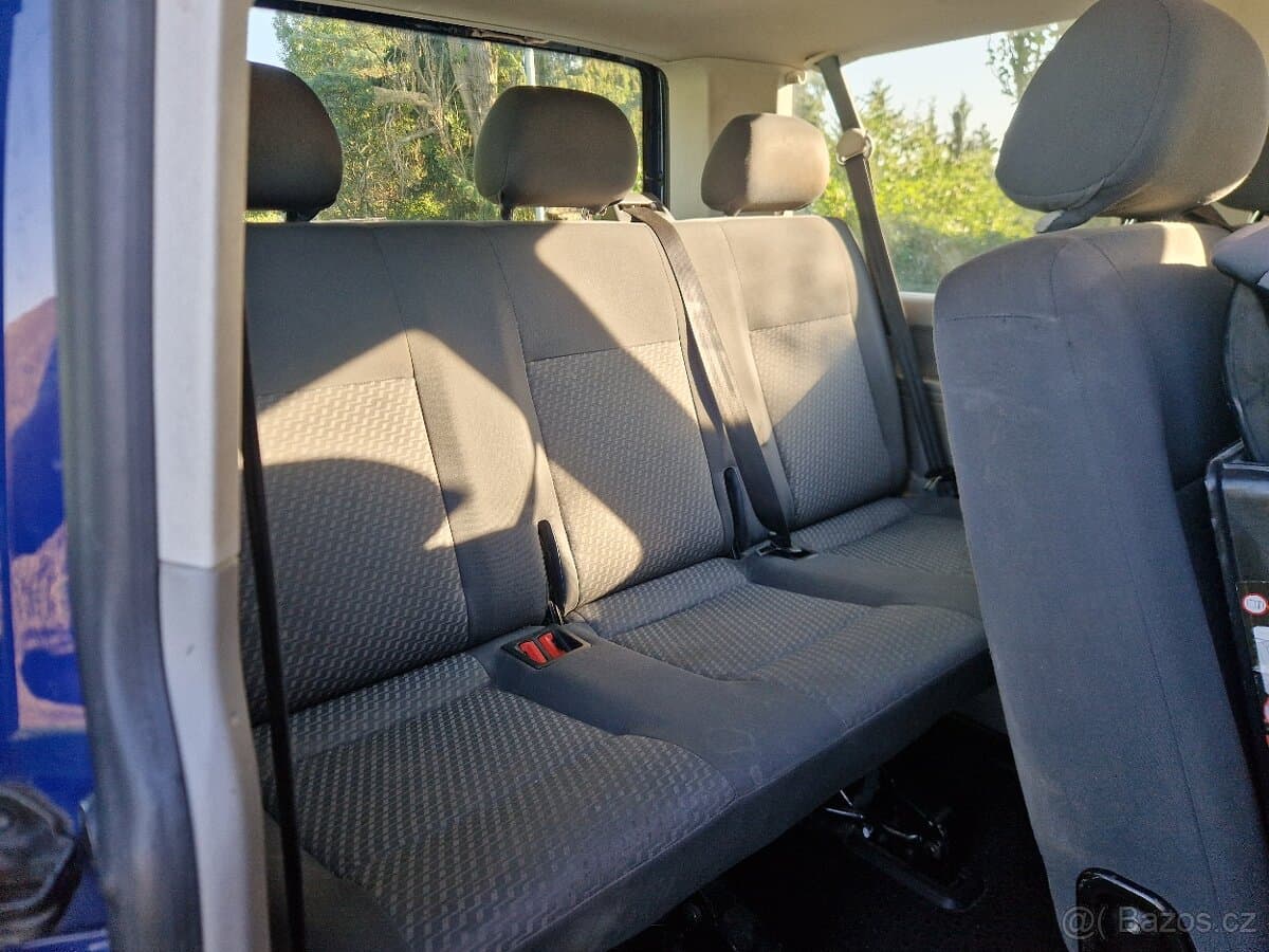 2011 Volkswagen CARAVELLE - 7