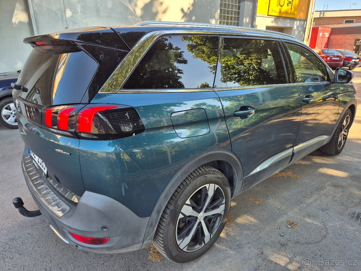 2020 Peugeot 5008 - 7