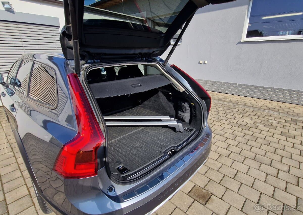 2017 Volvo V90 - 7