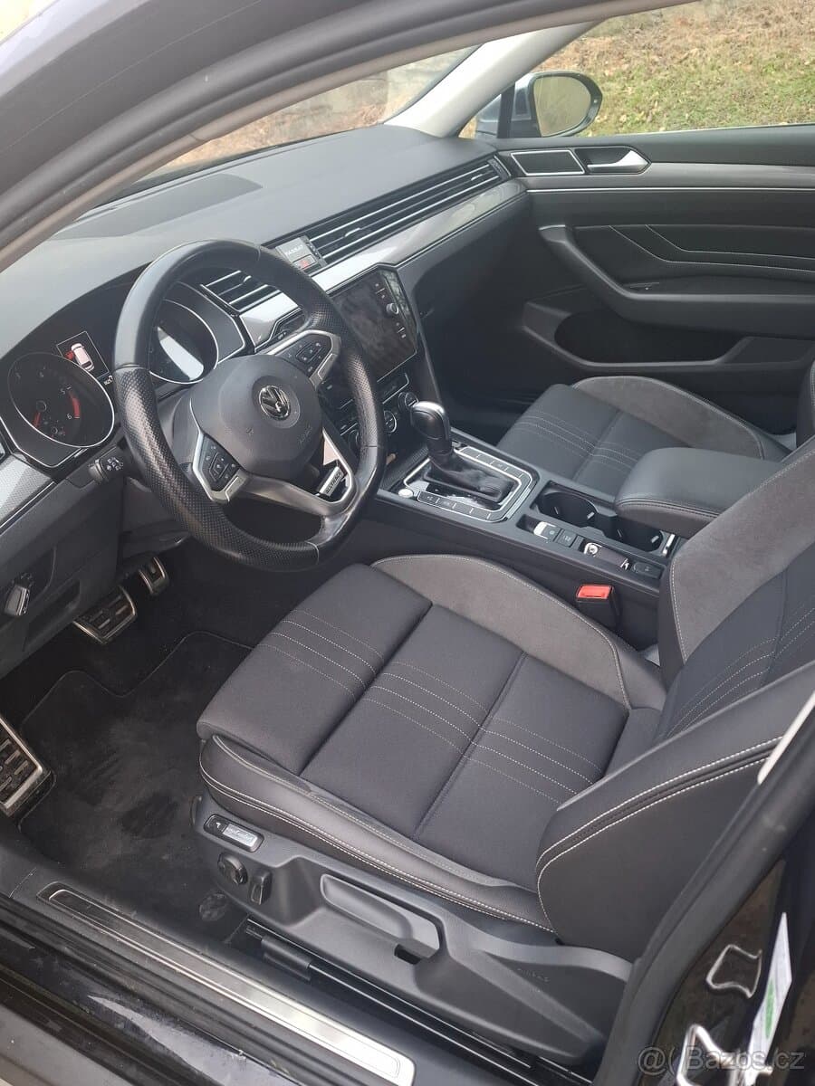 2019 Volkswagen PASSAT - 7