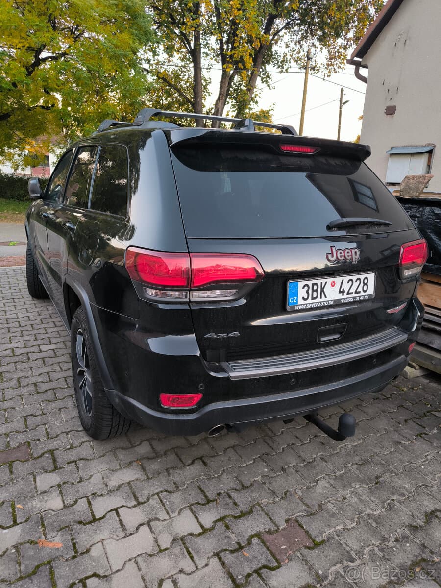 2019 Jeep CHEROKEE - 7