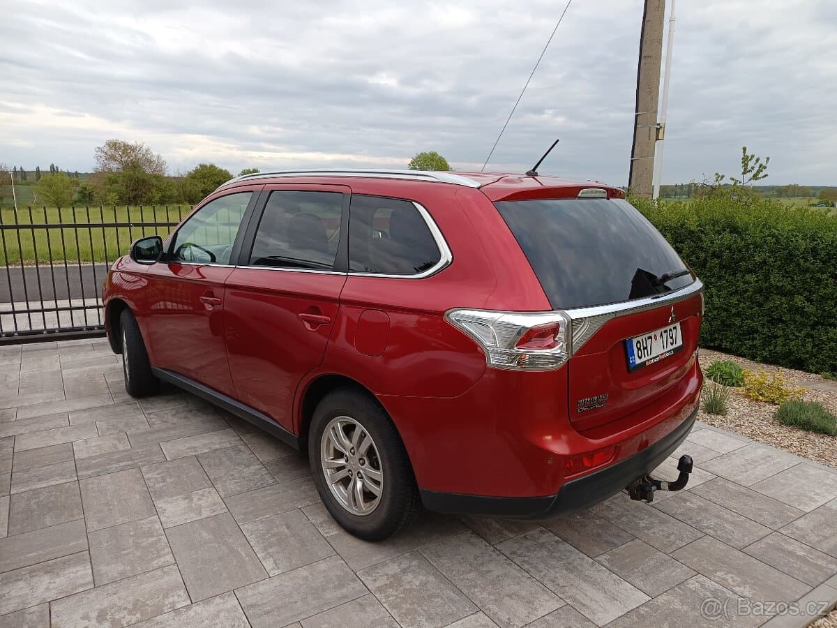 2014 Mitsubishi OUTLANDER - 7