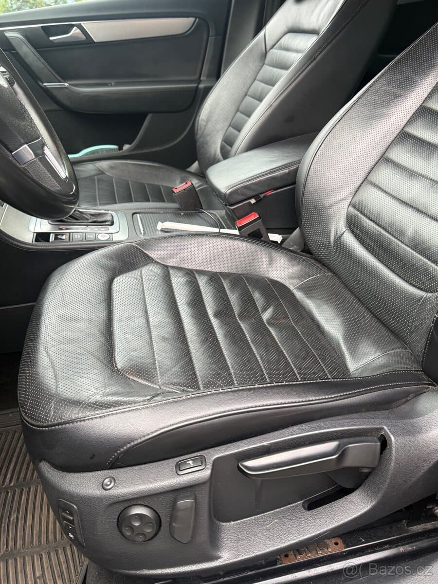 2013 Volkswagen PASSAT - 7