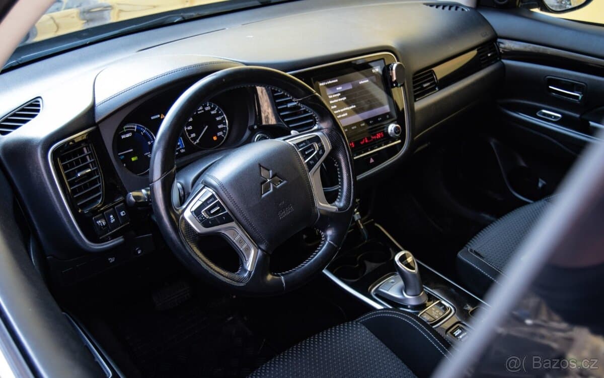 2019 Mitsubishi OUTLANDER - 7