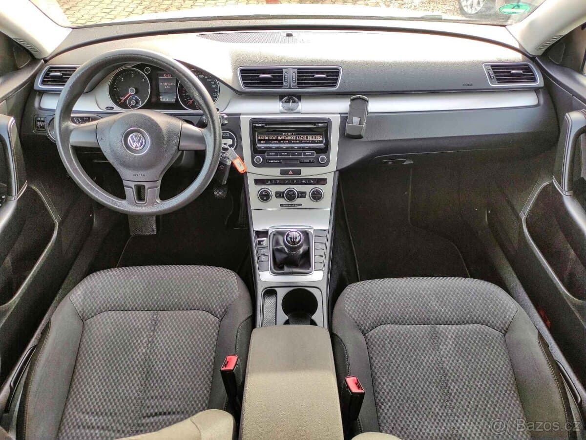 2012 Volkswagen PASSAT - 7