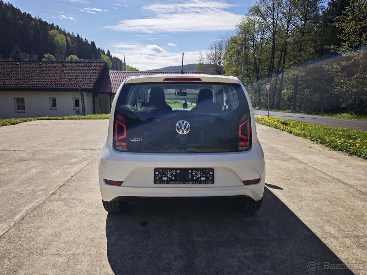 2017 Volkswagen UP! - 7