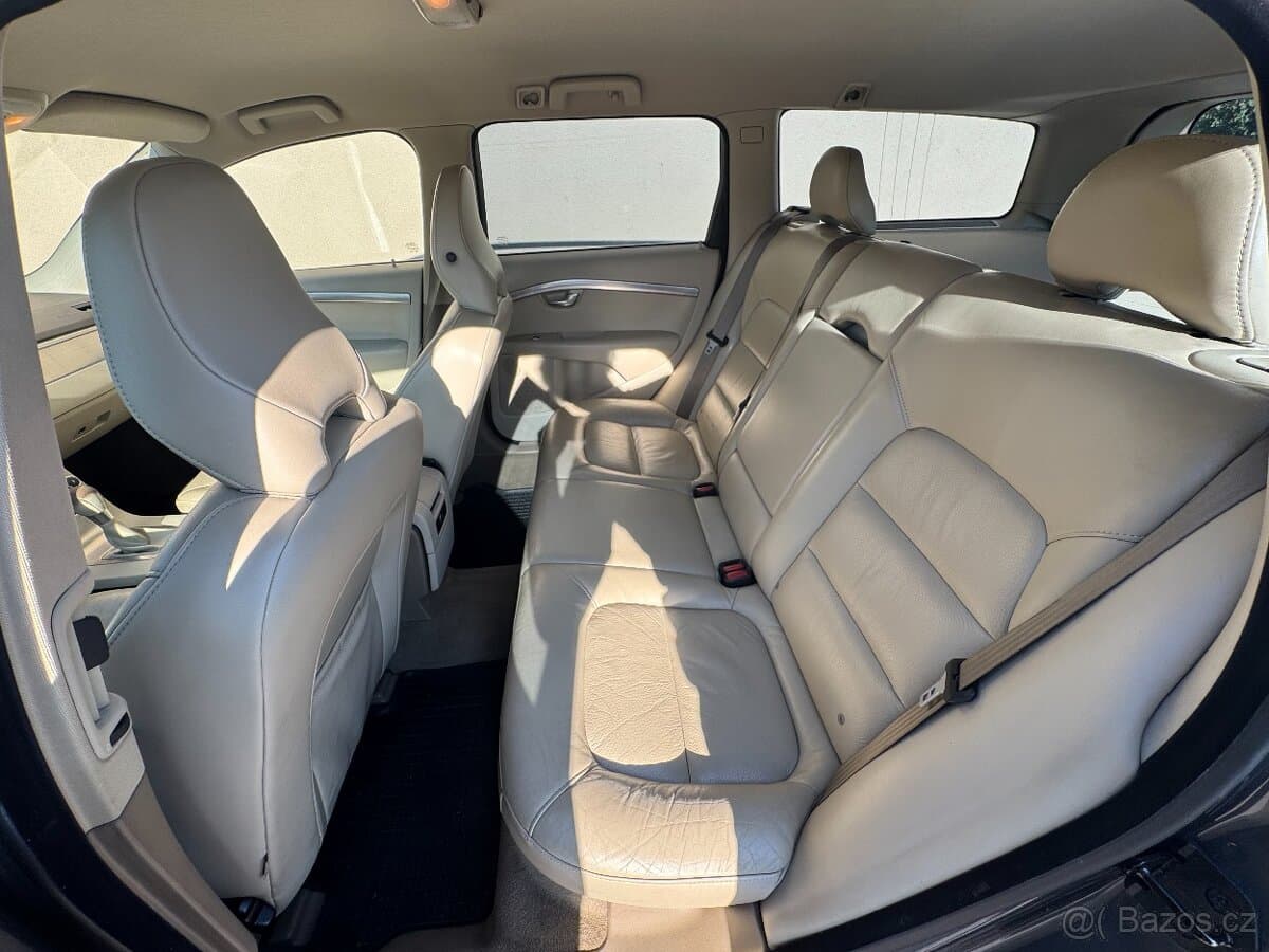 2009 Volvo V70 - 7