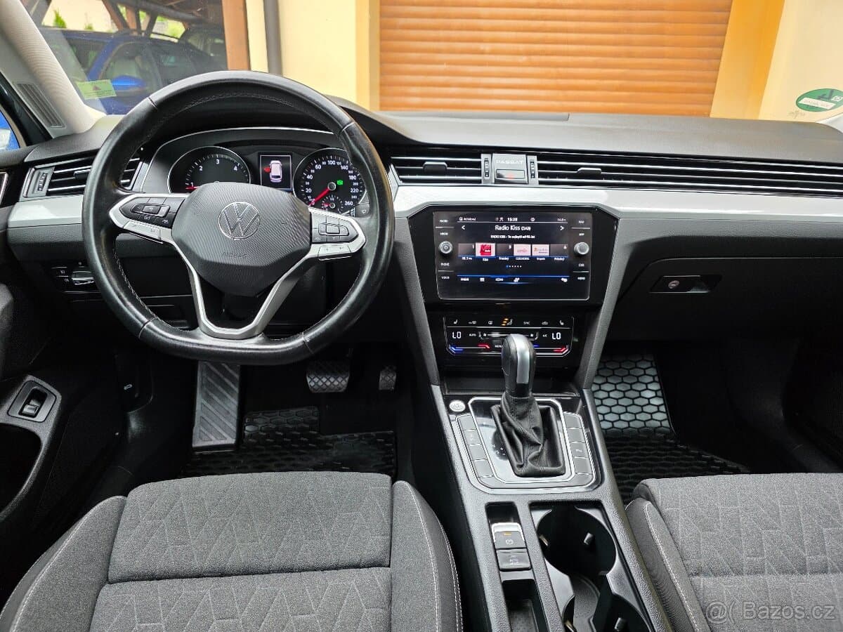 2023 Volkswagen PASSAT - 7