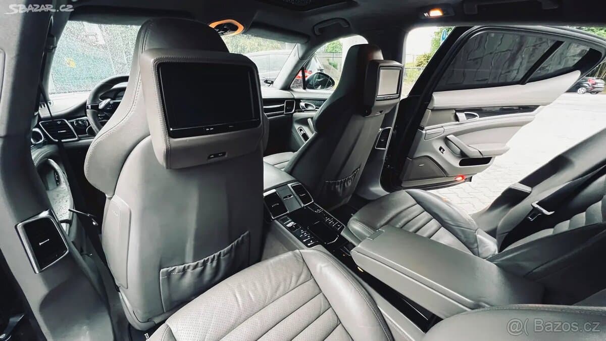 2011 Porsche PANAMERA - 7