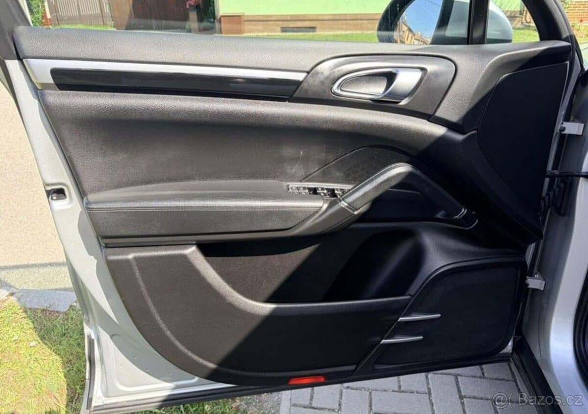 2012 Porsche CAYENNE - 7
