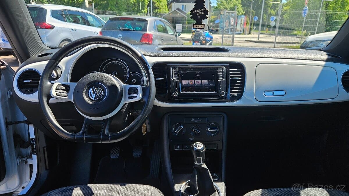 2015 Volkswagen BEETLE - 7