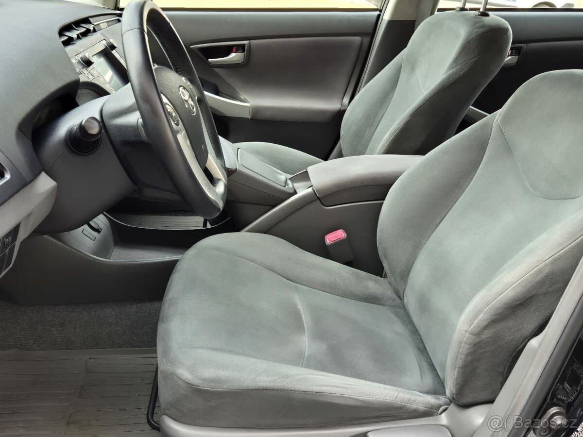 2010 Toyota PRIUS - 7