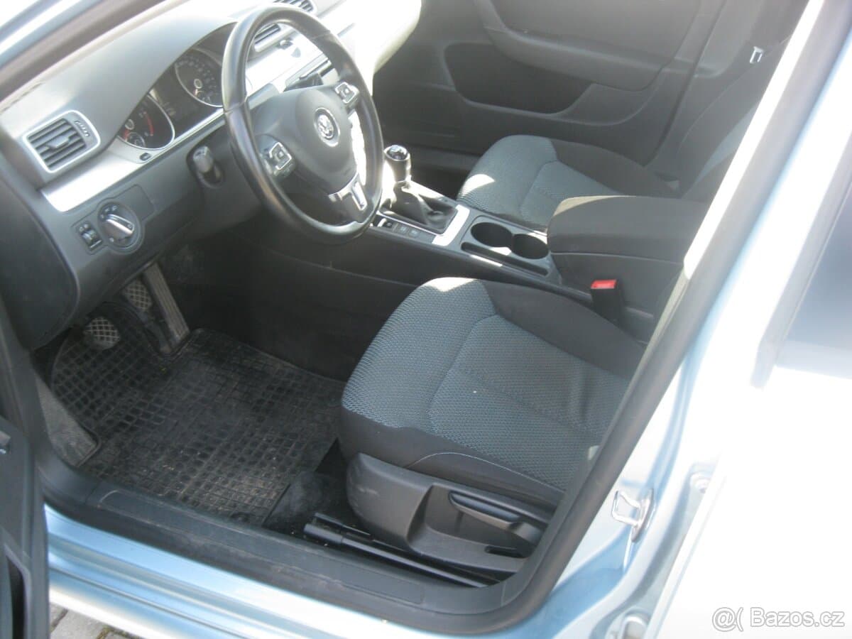 2013 Volkswagen PASSAT - 7